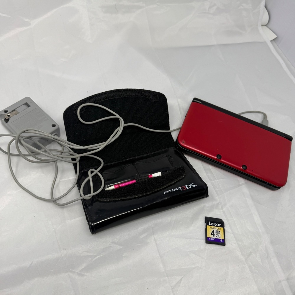 Nintendo 3DS XL Red Black Console Bundle SPR-001 Charger 4GB SD Hello Kitty Case
